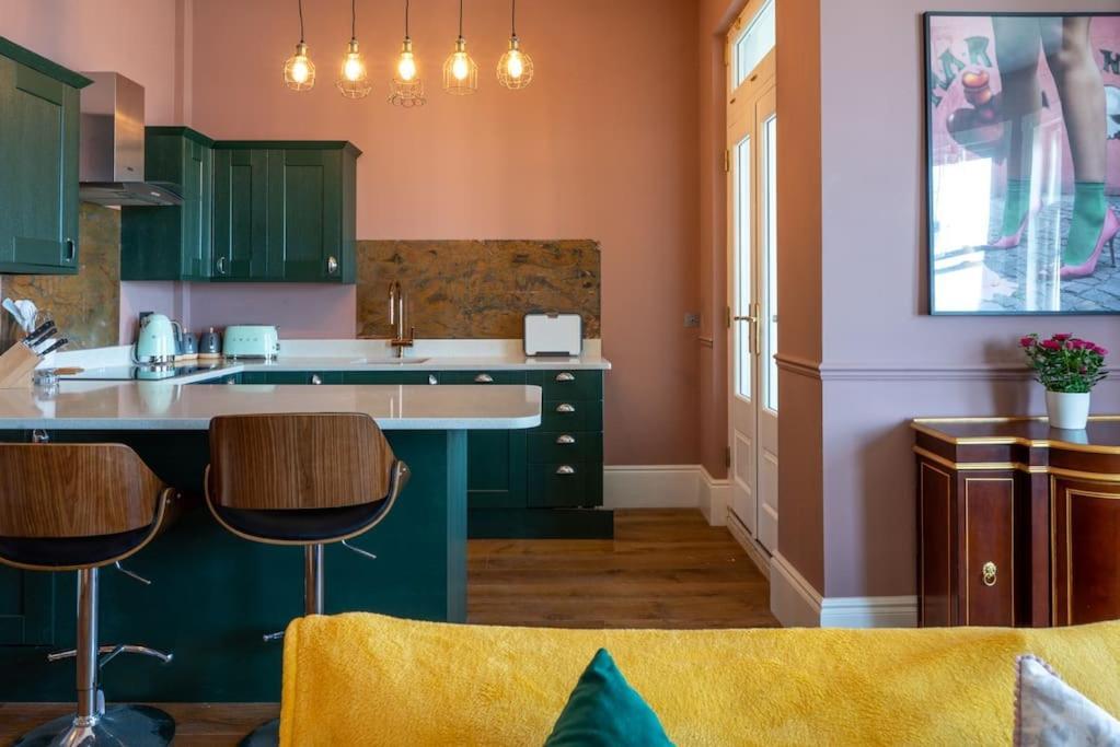 Stylish Beachfront Apartment, Sweeping Ocean Views And Luxury Touches ハーン・ベイ エクステリア 写真
