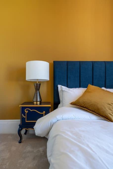 Stylish Beachfront Apartment, Sweeping Ocean Views And Luxury Touches ハーン・ベイ エクステリア 写真