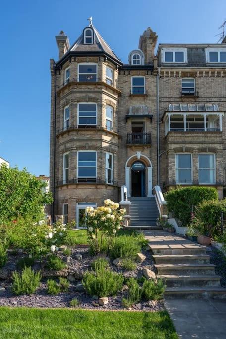 Stylish Beachfront Apartment, Sweeping Ocean Views And Luxury Touches ハーン・ベイ エクステリア 写真