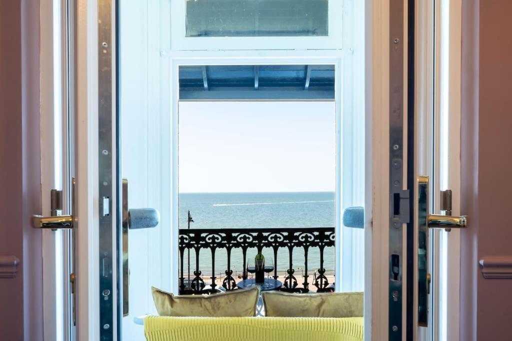 Stylish Beachfront Apartment, Sweeping Ocean Views And Luxury Touches ハーン・ベイ エクステリア 写真