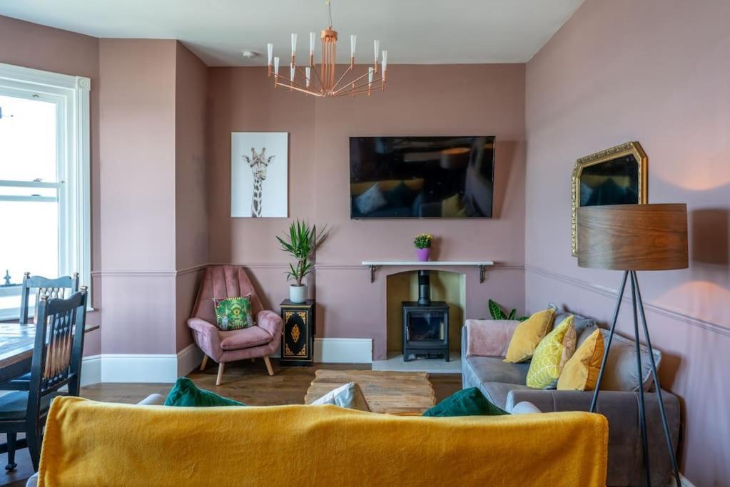 Stylish Beachfront Apartment, Sweeping Ocean Views And Luxury Touches ハーン・ベイ エクステリア 写真