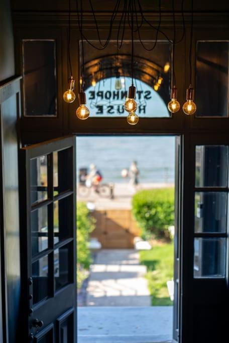 Stylish Beachfront Apartment, Sweeping Ocean Views And Luxury Touches ハーン・ベイ エクステリア 写真